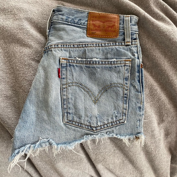 Levi Jean shorts - Picture 2 of 6
